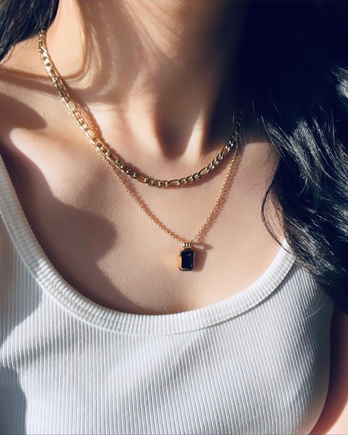 Figaro W chain Black onyx pendant