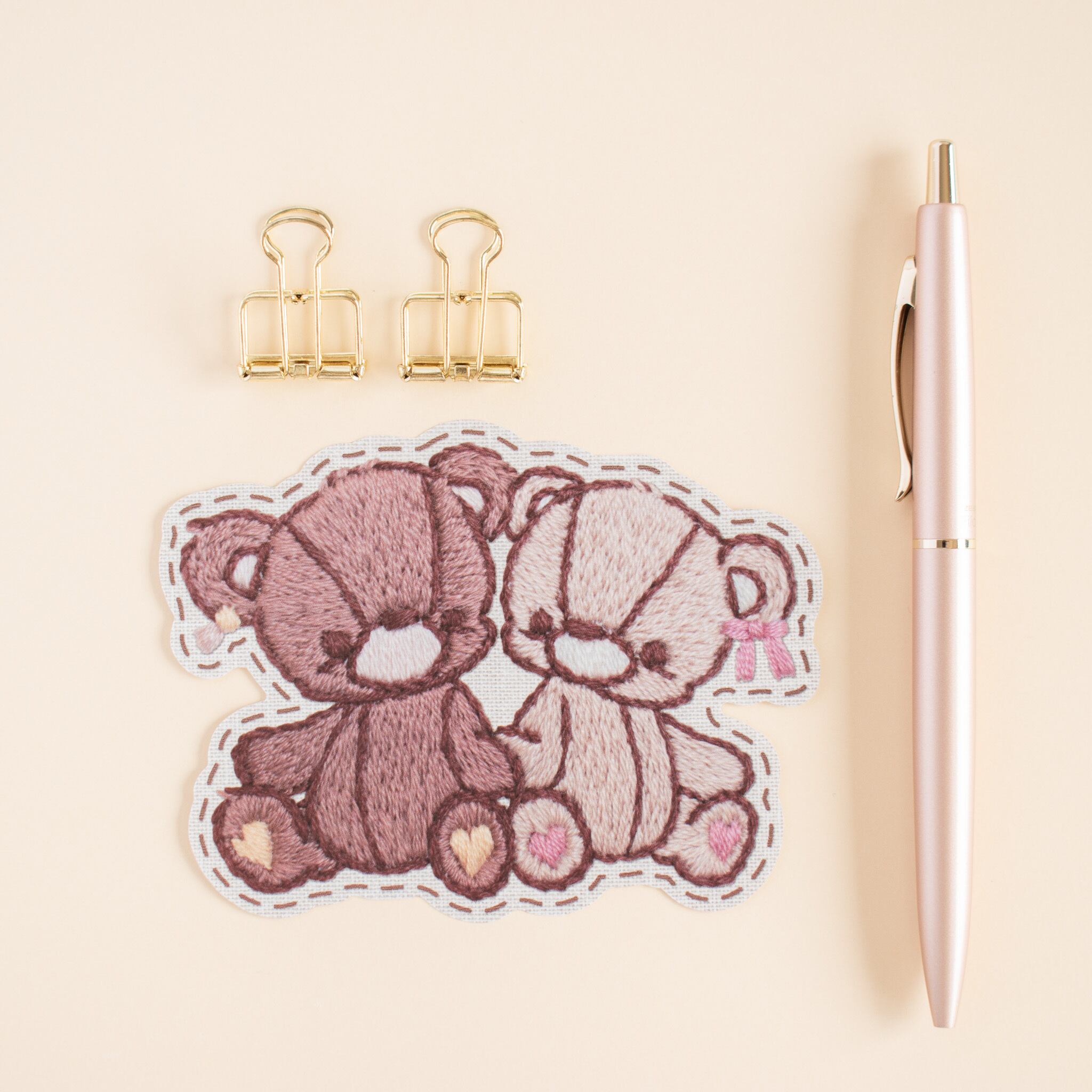 ダイカットメモ - ワッペン風メモ テディベア(くま) / 刺繍イラストNo