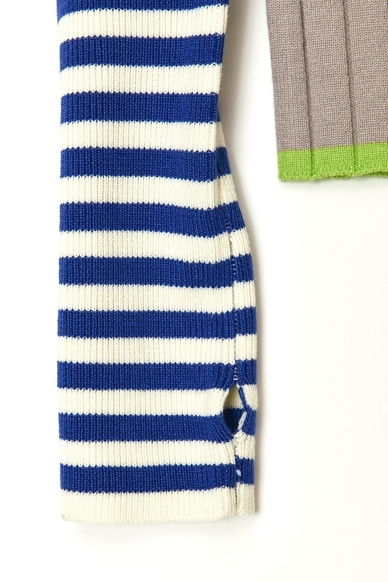 アウラアイラ AULA AILA BORDER SLEEVE RIB KNIT