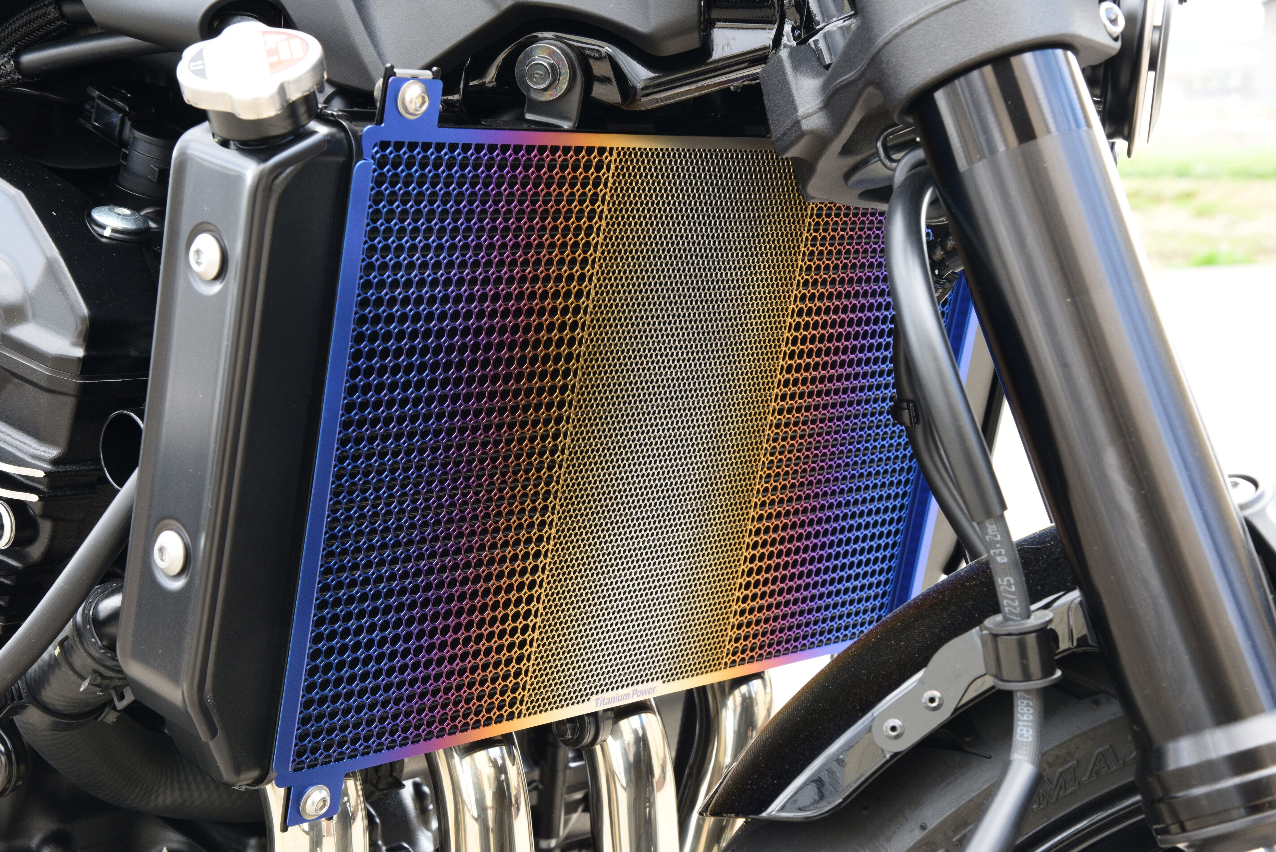 チタン ラジエターコアガード for KAWASAKI Z900RS/RS CAFE 【2021