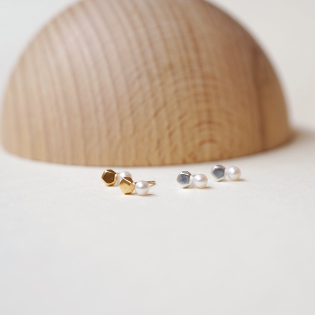 SV925  ペンタゴンパールピアス