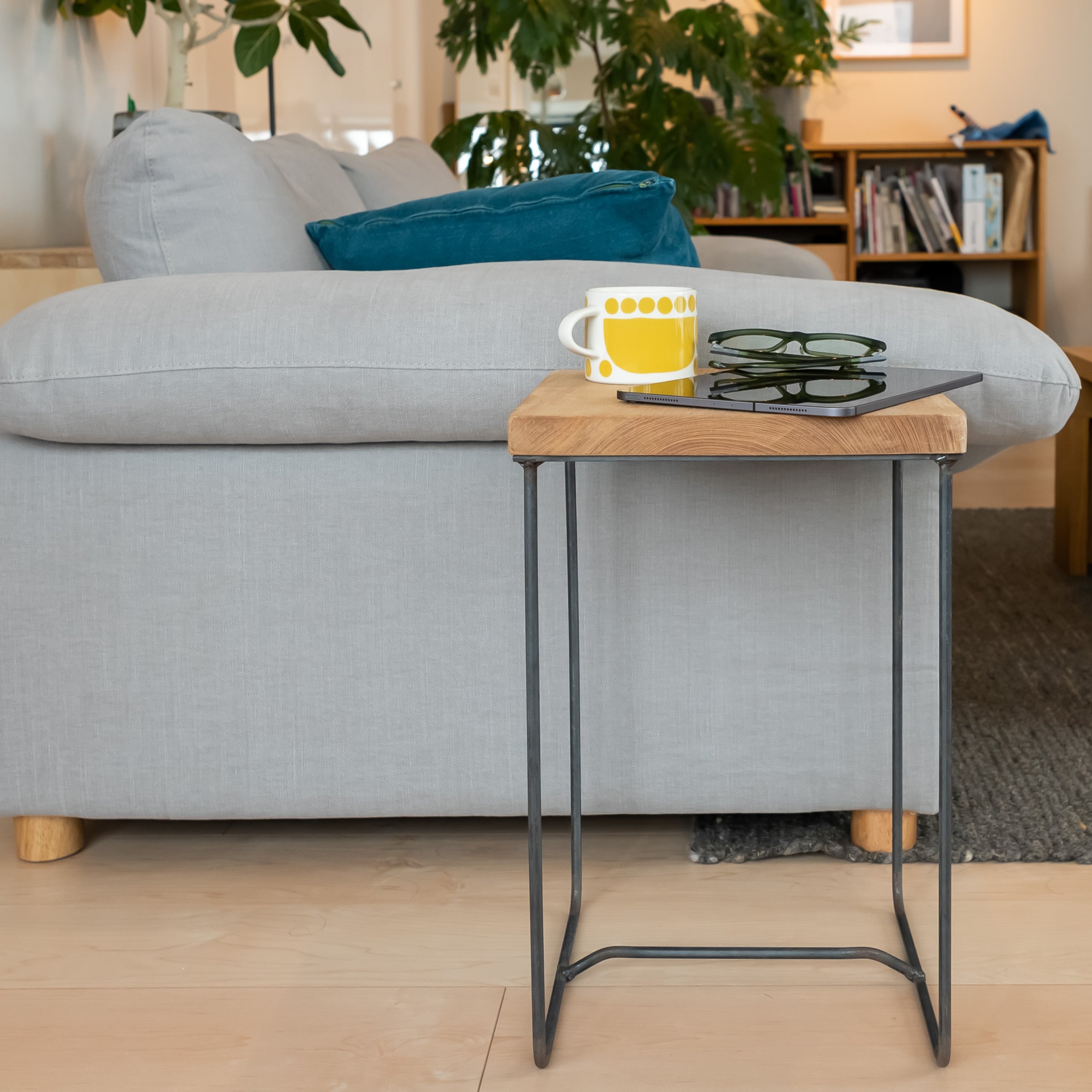 アイアンスツール（欅天板） | SNLD FURNITURE