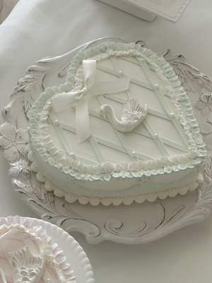 Swan Cake Sサイズ(9月30日まで期間限定販売)