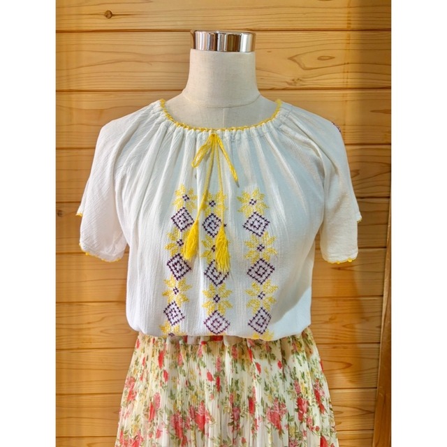 embroidery tops