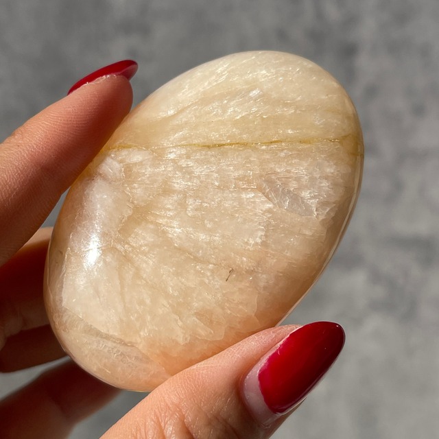 【スティルバイト】パームストーン｜握り石｜鉱物 天然石 パワーストーン