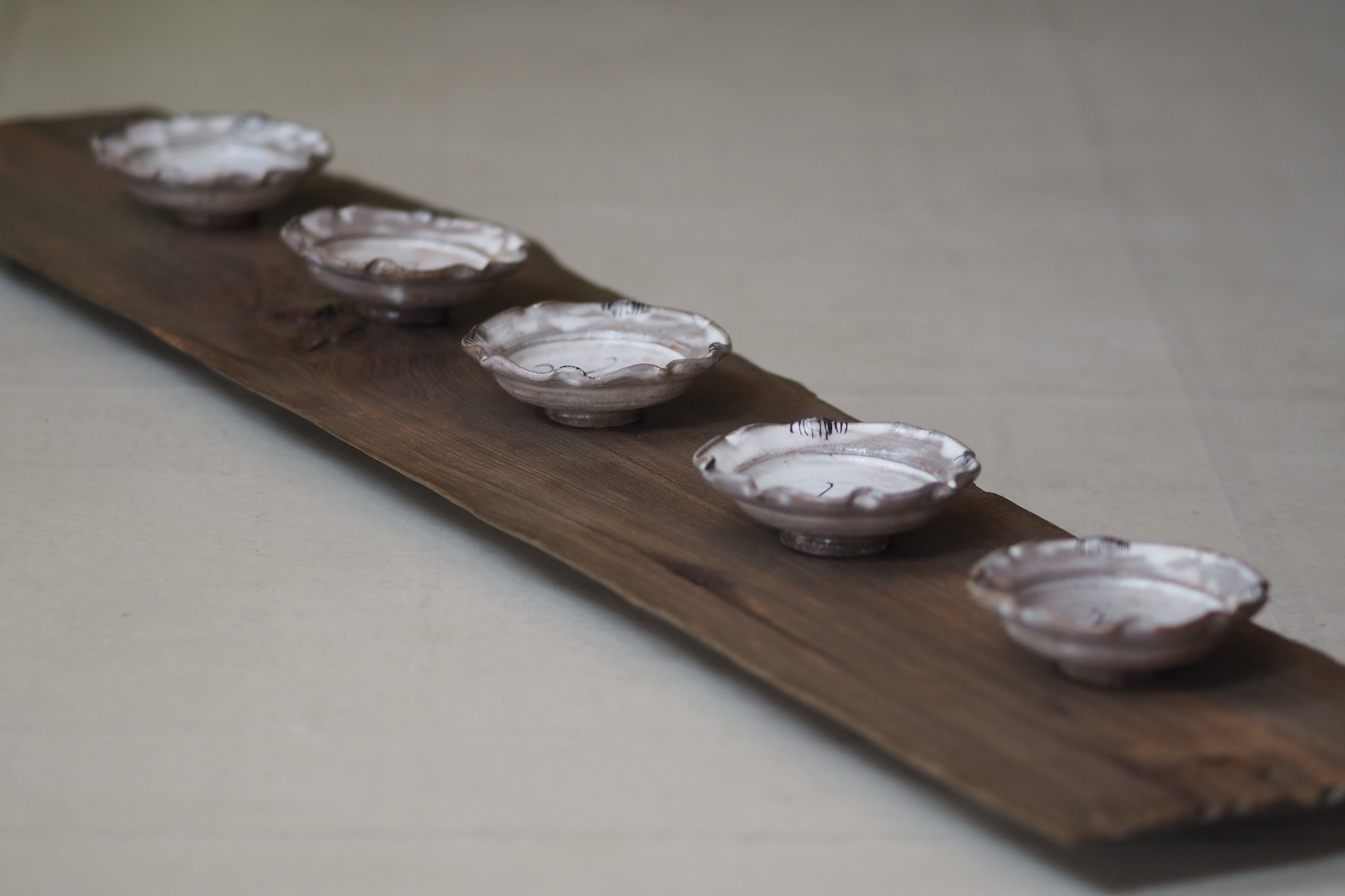 丸田宗彦 19. 粉引唐津四方銘々皿 | 陶屋なづな