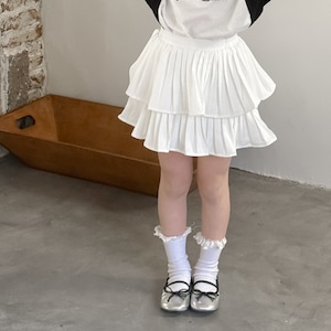 秋英字柄長袖TシャツORスカート