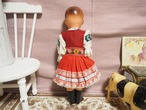 大き目サイズ　民族衣装のお人形　プリーツエプロン 画像6