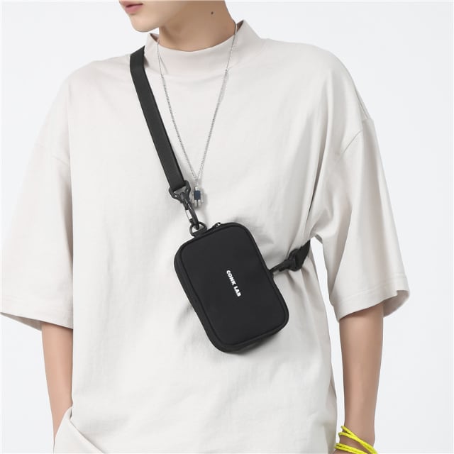 【予約販売】ショルダーバッグ サコッシュ メンズ シンプル ミニバッグ ブラック/グリーン/ブルー/迷彩 斜め掛け スマホケース メッセンジャー スマホショルダー 防水 旅行 トラベル こなれ感 お洒落 韓国 トレンド