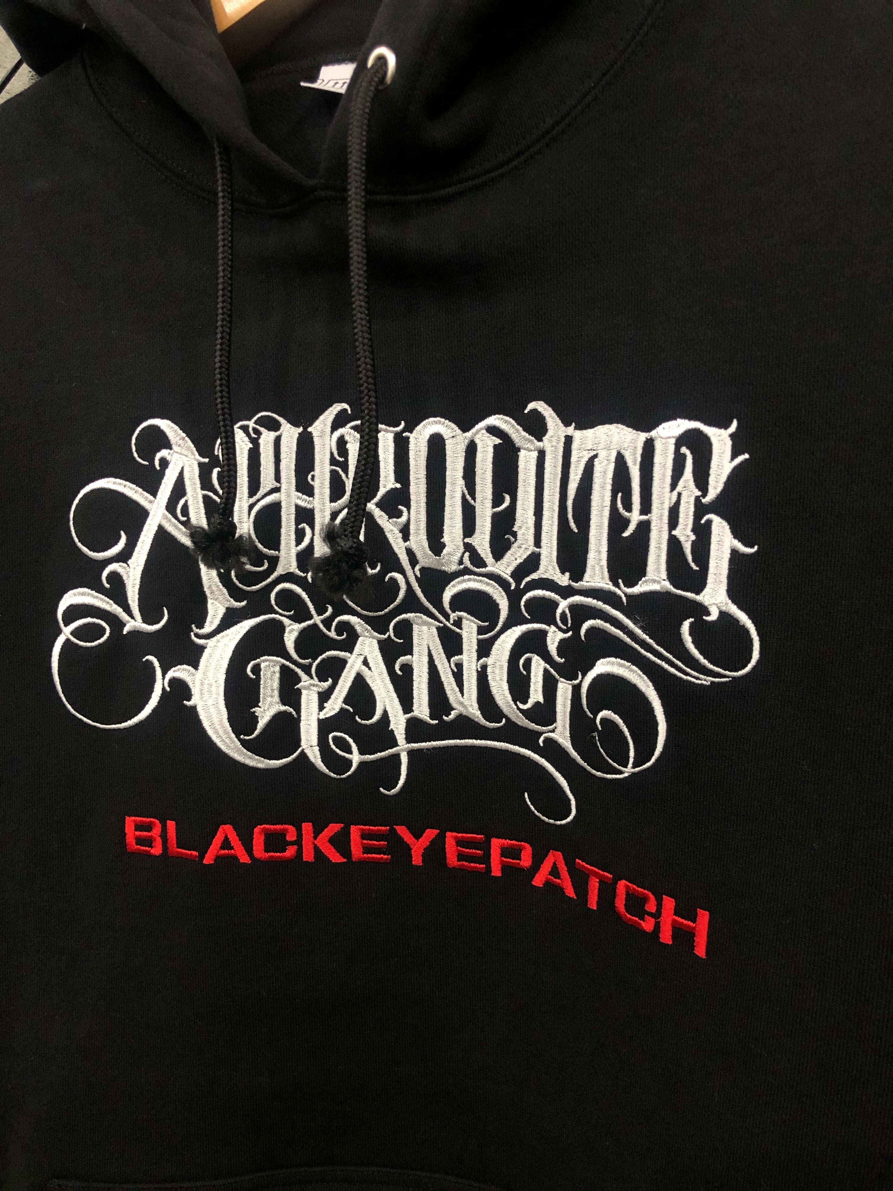 BlackEyePatch × APHRODITE GANGコラボパーカー