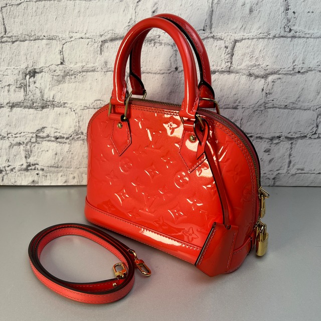 LOUIS VUITTON ルイヴィトン アルマBB 2WAY エナメルハンドバッグ レッド A-10504