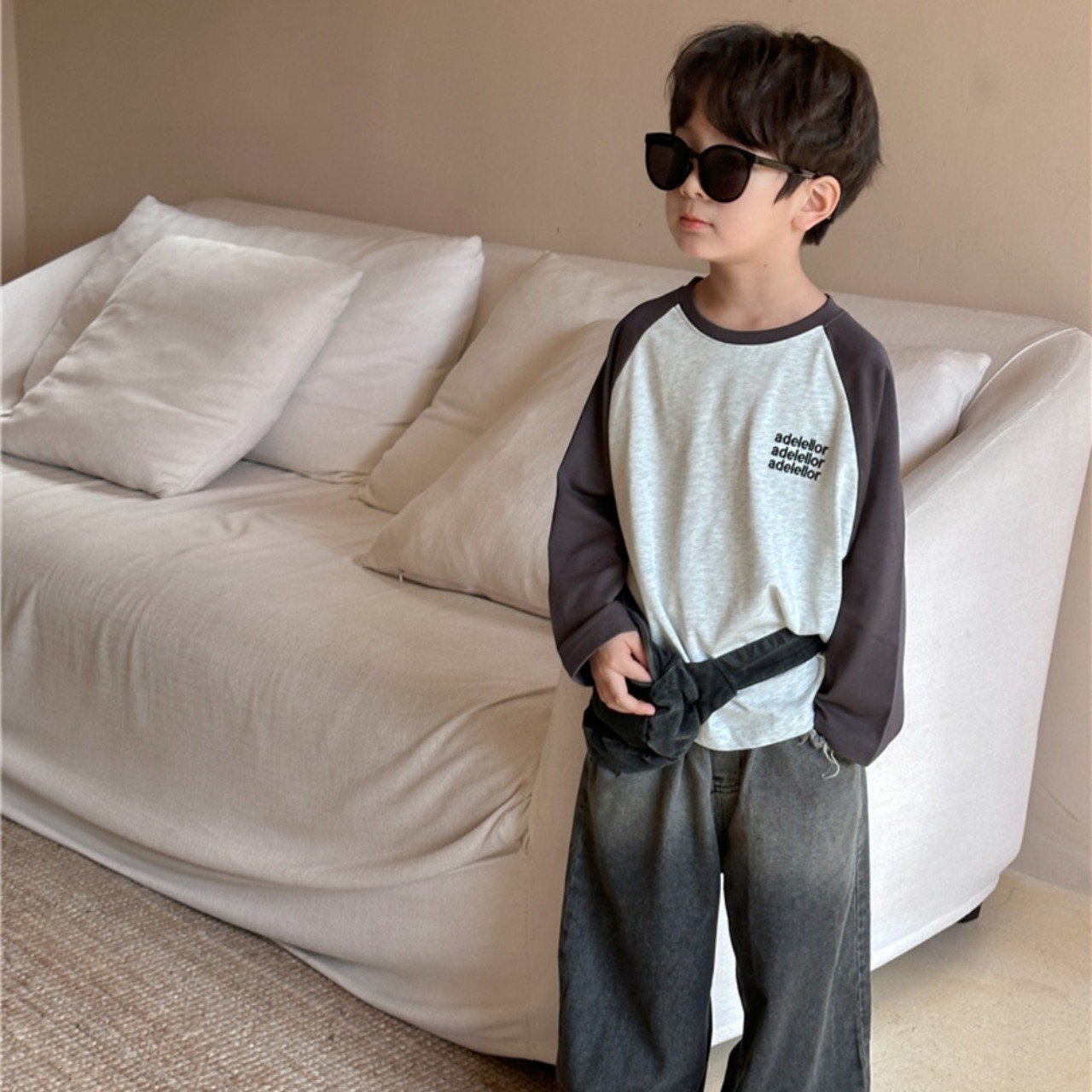 秋英字刺しゅうラグラン長袖Tシャツ