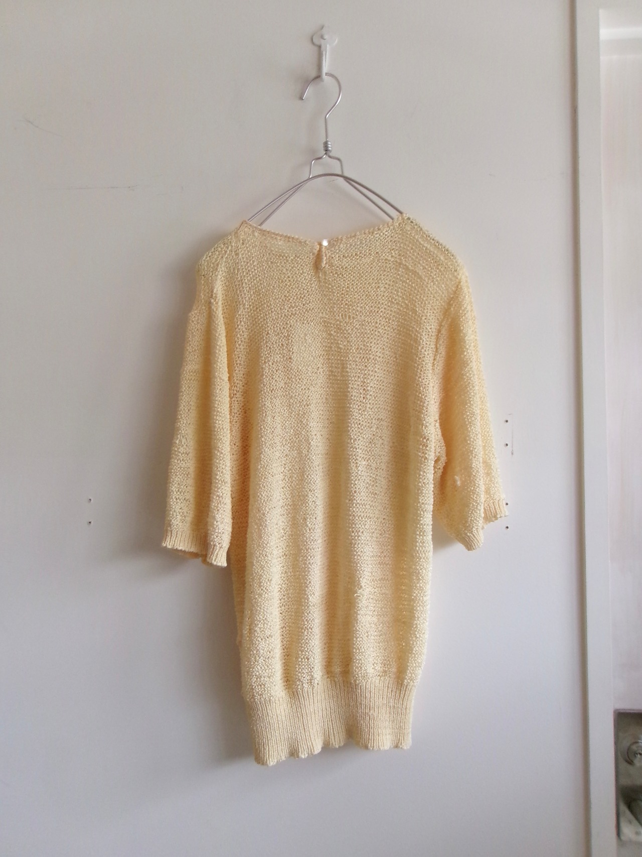 Half sleeve spring top