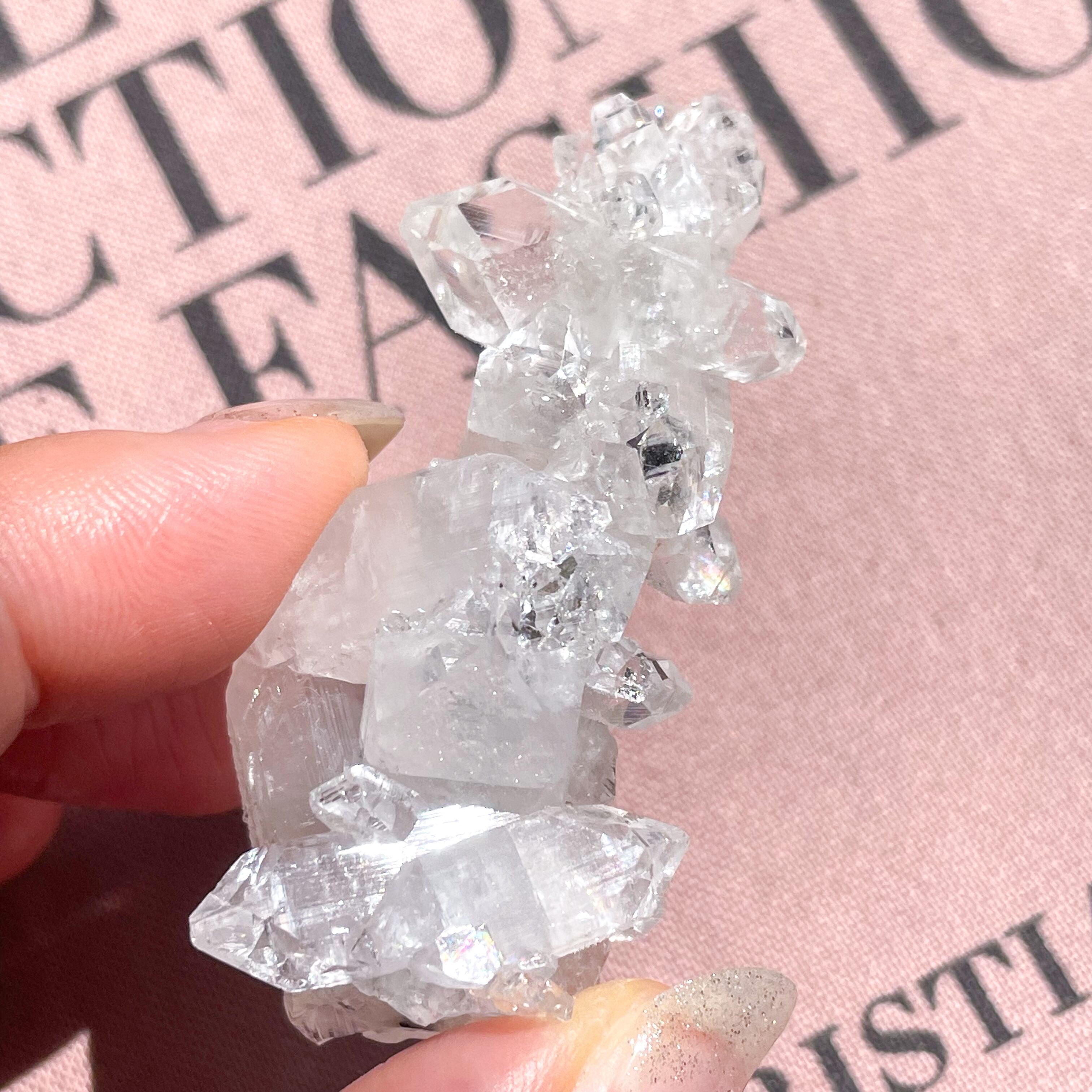 Apophyllite Cluster ✧ アポフィライト 17