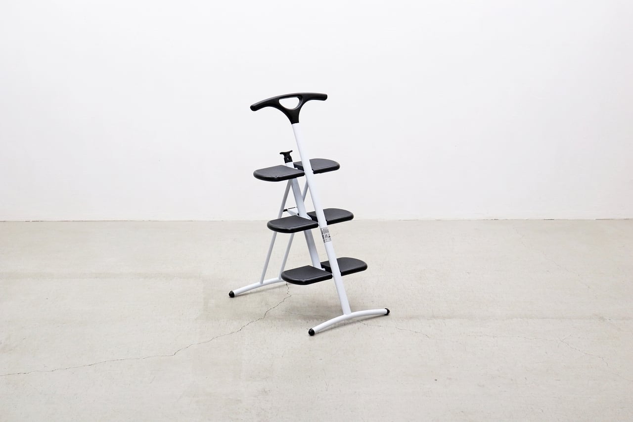 Kartell ティラミス　折りたたみステップ　ユーズド 沼津店】Kartell カルテル Tiramisu ティラミス 折畳み 脚立