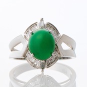 紋章のようなデザインがcool K18WG翡翠リング A貨翡翠 jd_rg1626