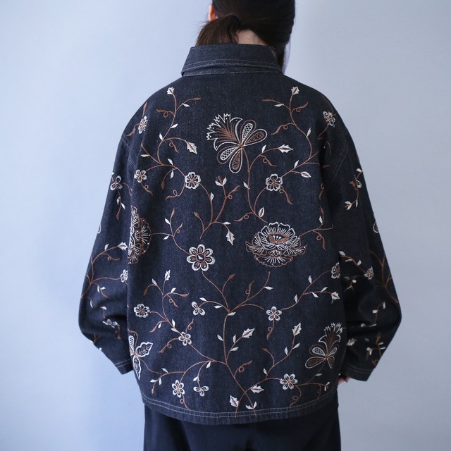 "刺繍" flower and beads design over silhouette black denim jacket