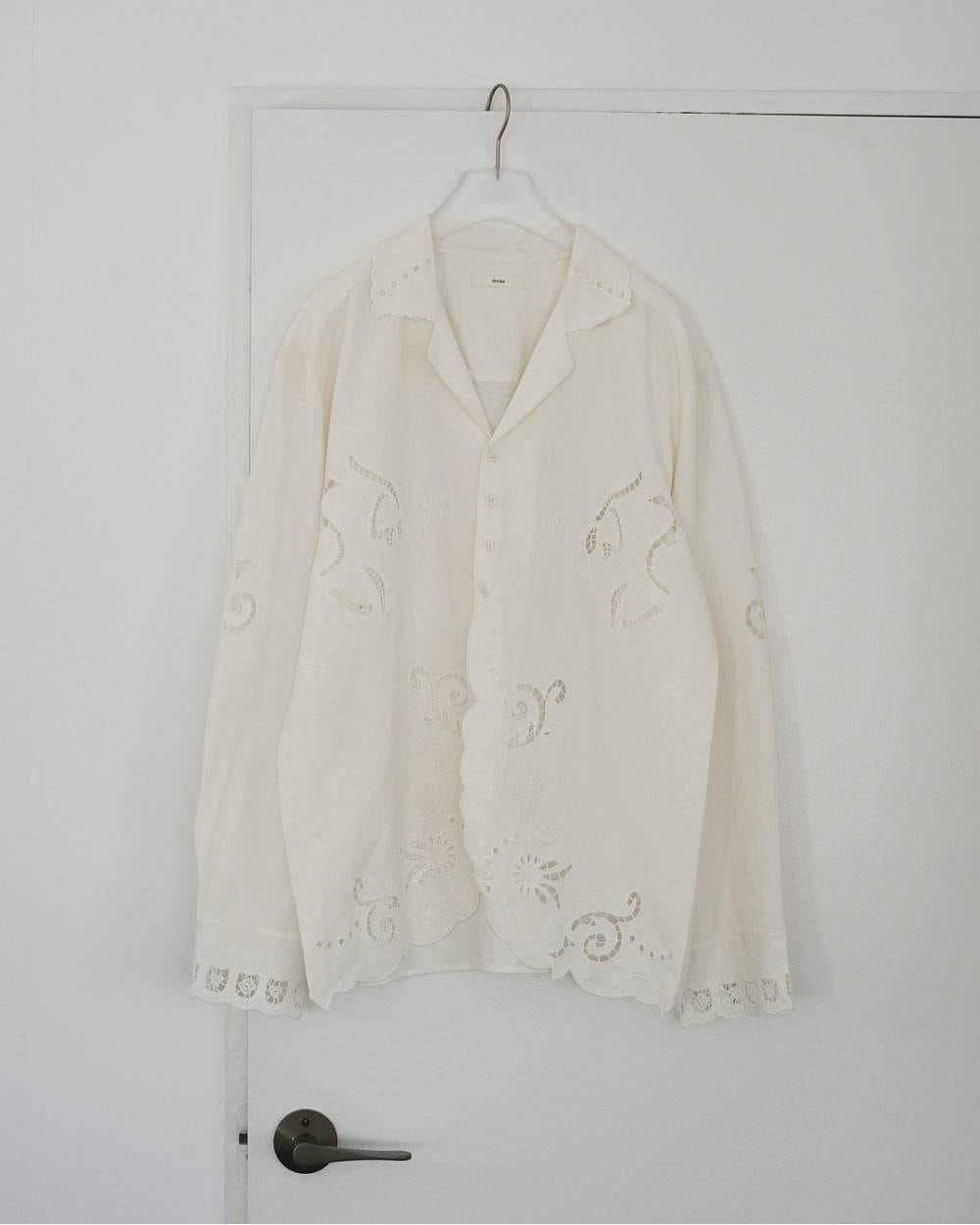 anuke 】Cutwork Opencollar Shirts | valance 福井｜レディース