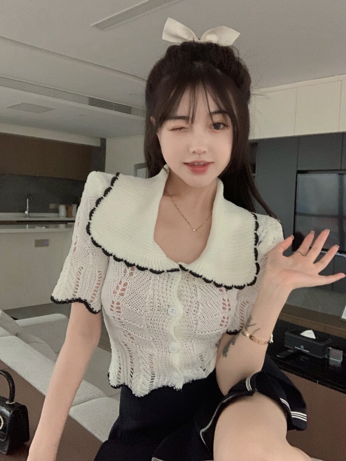 カラーニットカーディガンサマー薄手ショートトップス 大人ガーリー スウィート キュート カジュアル 夏物 ブラックストロベリース76614067589