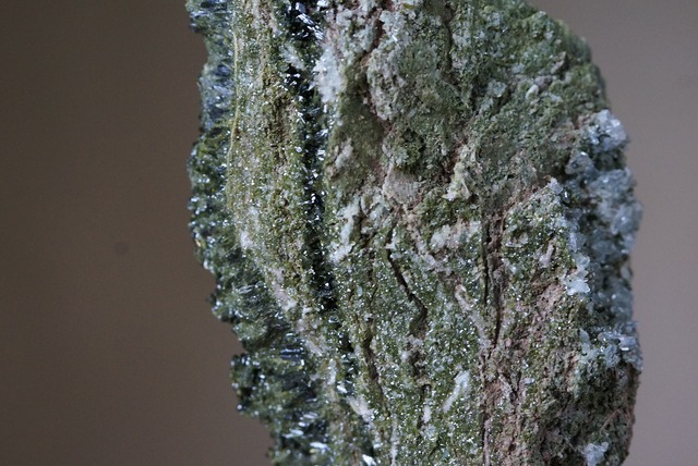 トルコ産エピドート / クォーツ(A)　Epidote / Quartz