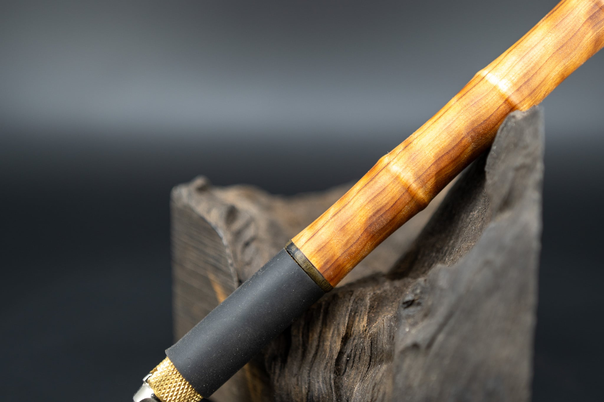 【日本が誇る銘木】杉 アートナイフ カスタム用 木軸