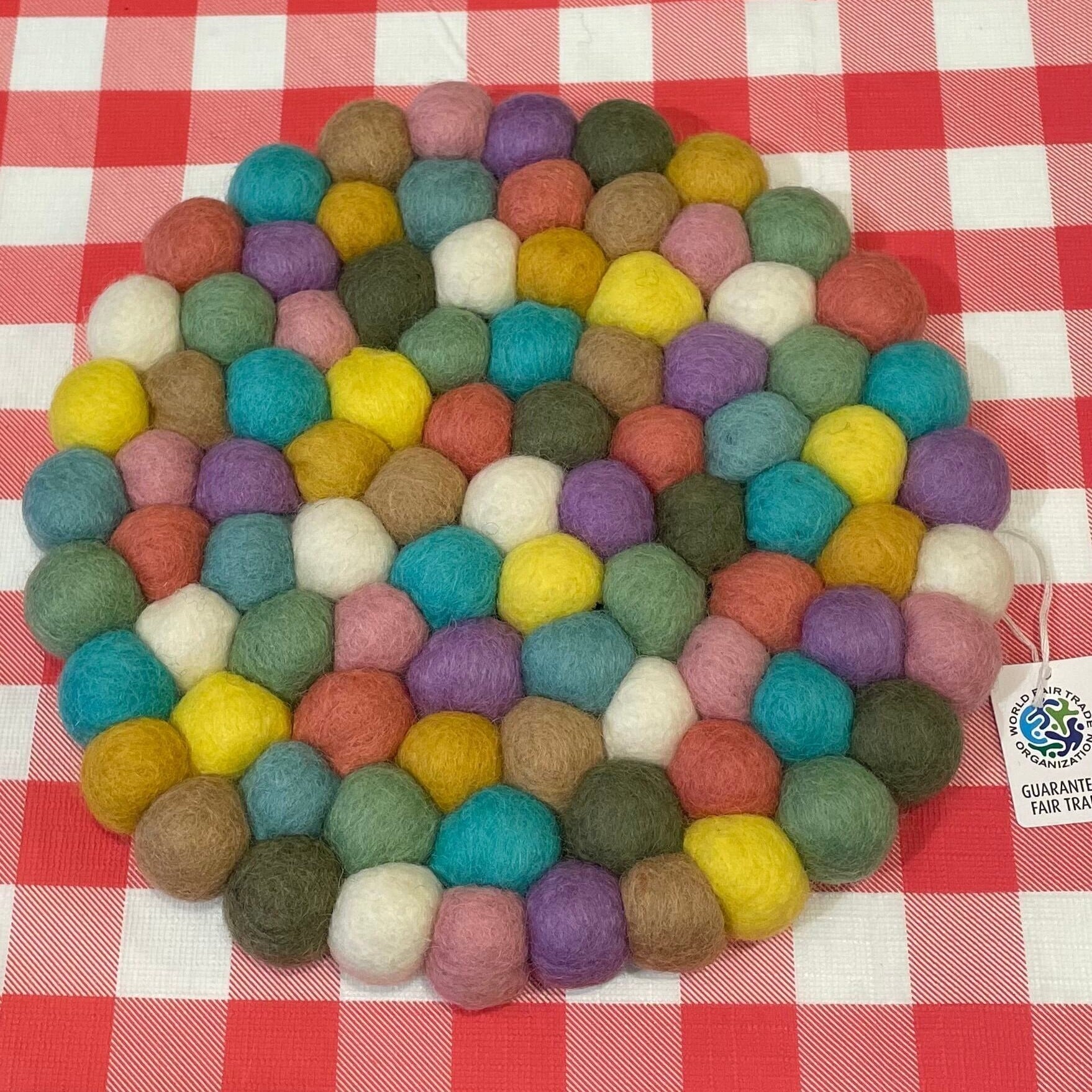 しっかり厚手のネパール製 フェルト鍋敷きボール