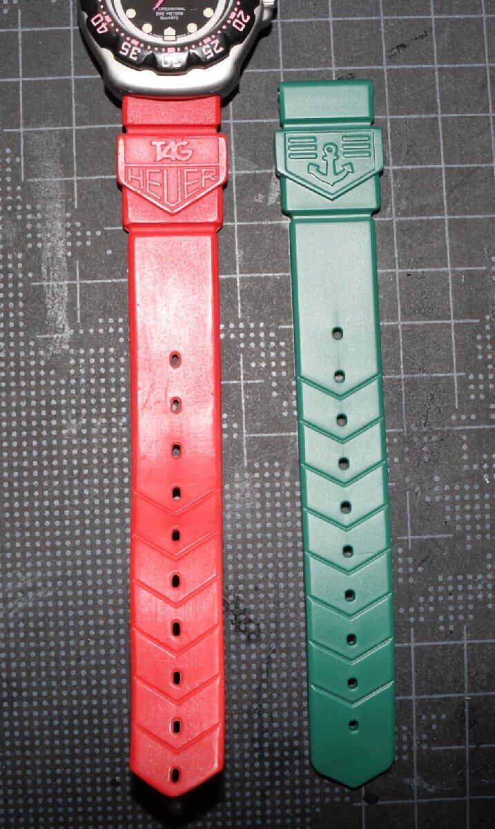 タグホイヤーフォーミュラ-1 純正風 赤 青 緑 黄 オレンジ ラバー
