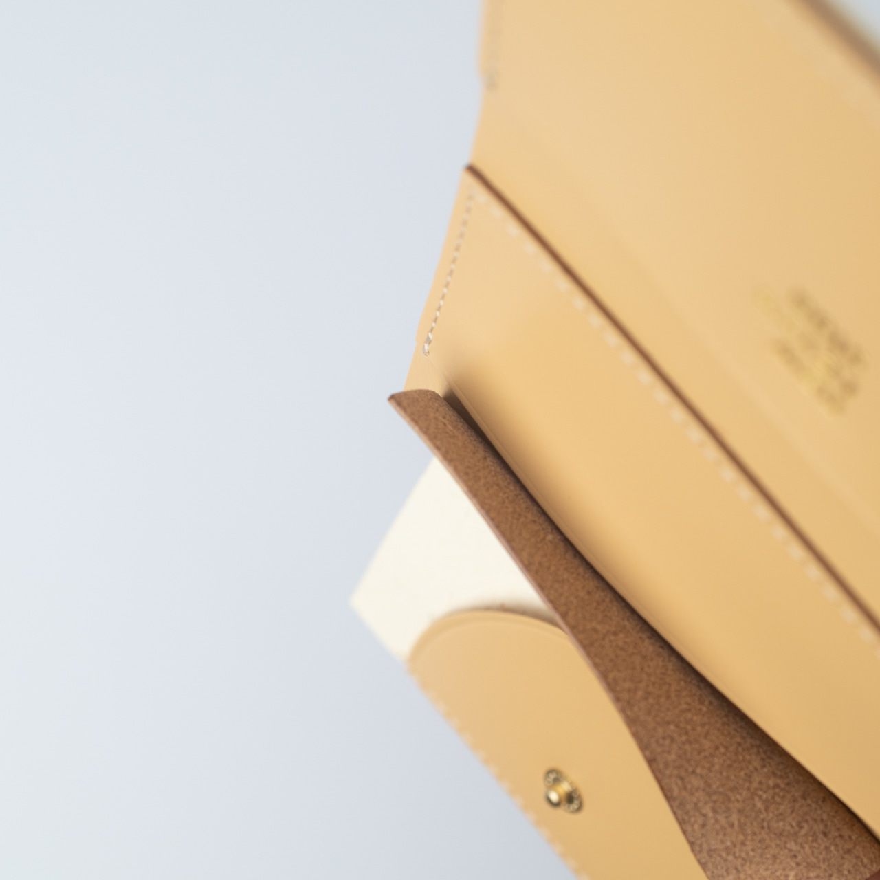 < ニューアイアイズスタア / fukucoco > 財布 - 「あそぶねこ」