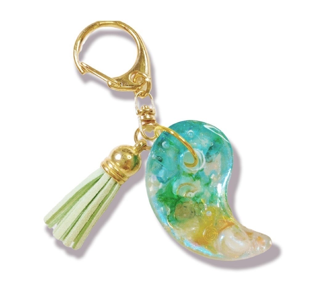 幸せ覚醒勾玉〜美しいエメラルドグリーンの宮古ブルーとウミガメの世界