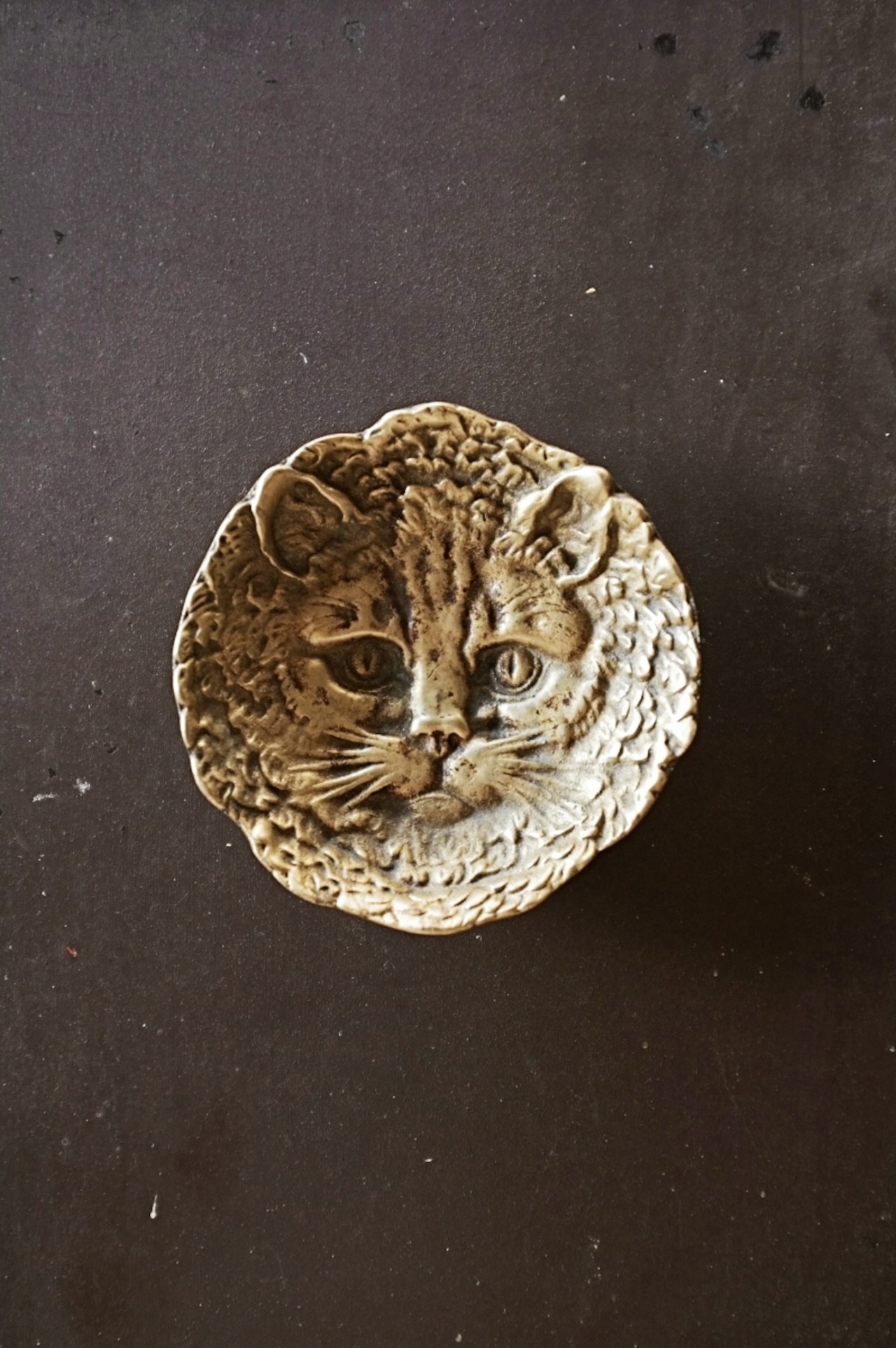 フランス ヒポコンデリー気質の尨猫とトレイ ブロンズ アンティーク