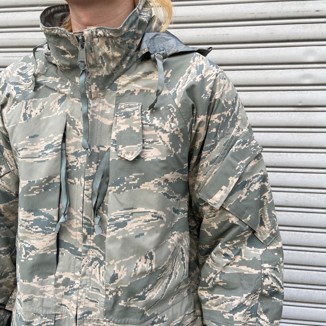 『送料無料』美品　APECS デジカモ　ゴアテックスパーカー　迷彩　米軍USAF　Sサイズ