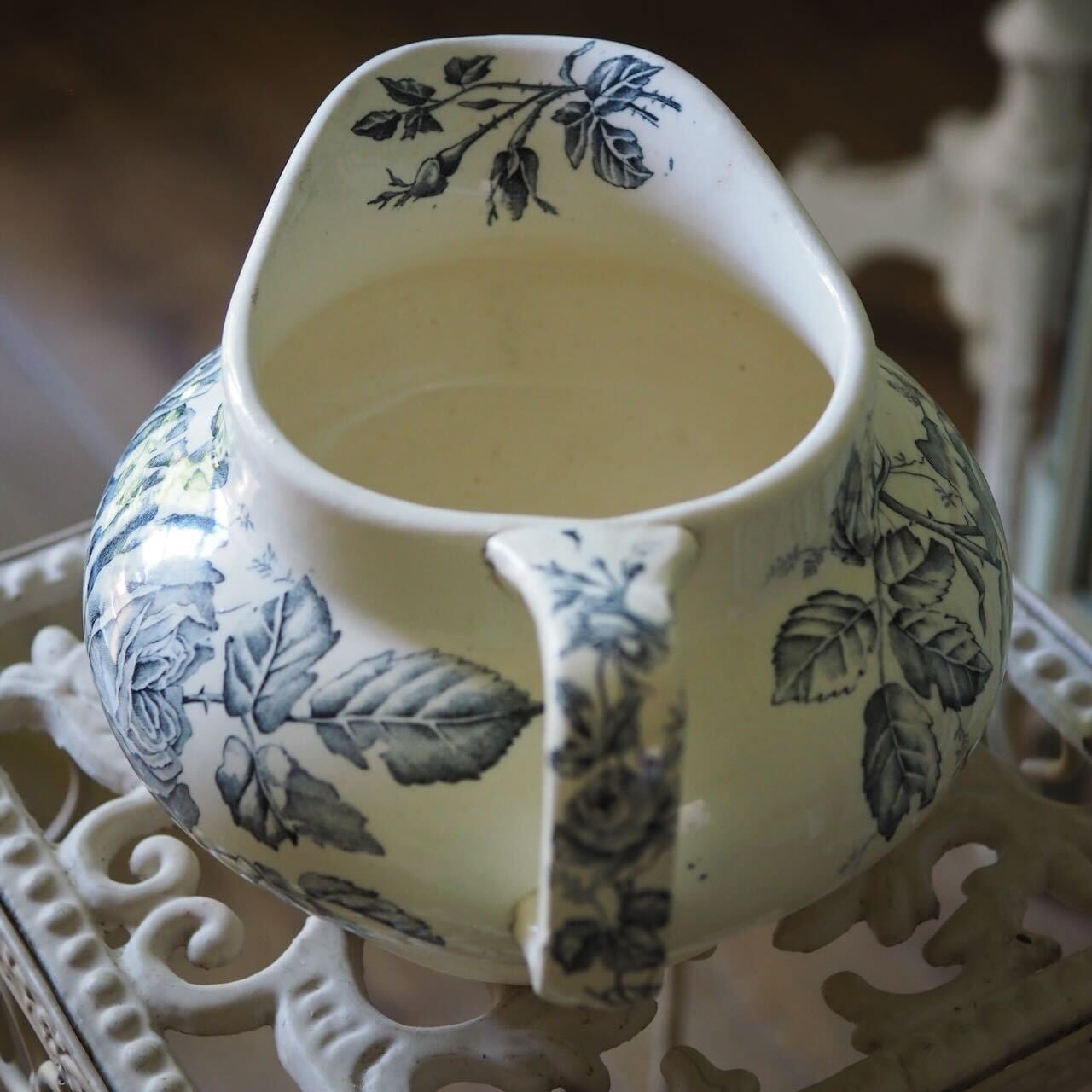 ロンシャンの大型ピシェ「ROSA」1880 - 1912年 | ヴィラモンローズ