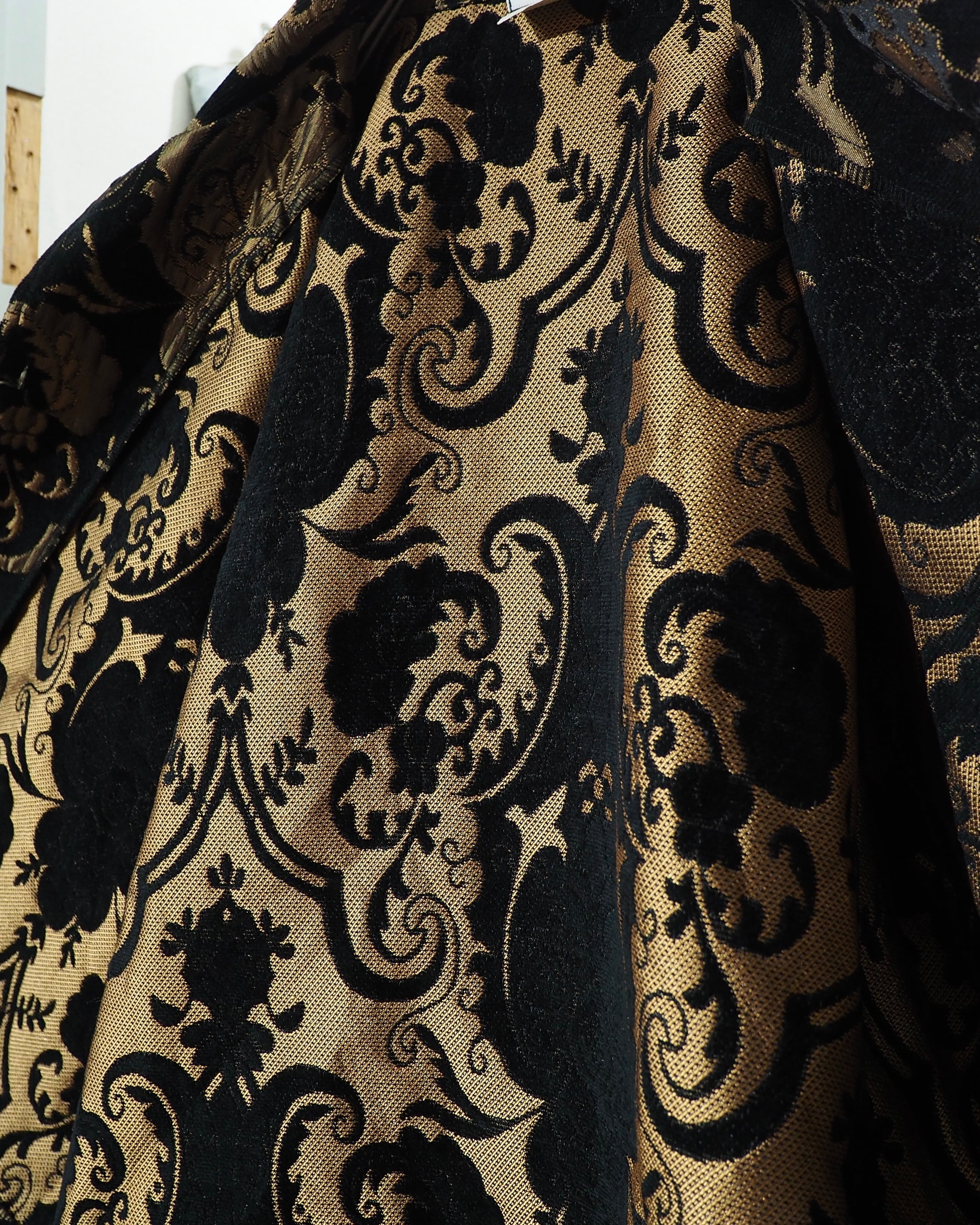 " Made in USA " Beautiful Luxury Baroque Pattern Vintage Gobelin Jacket