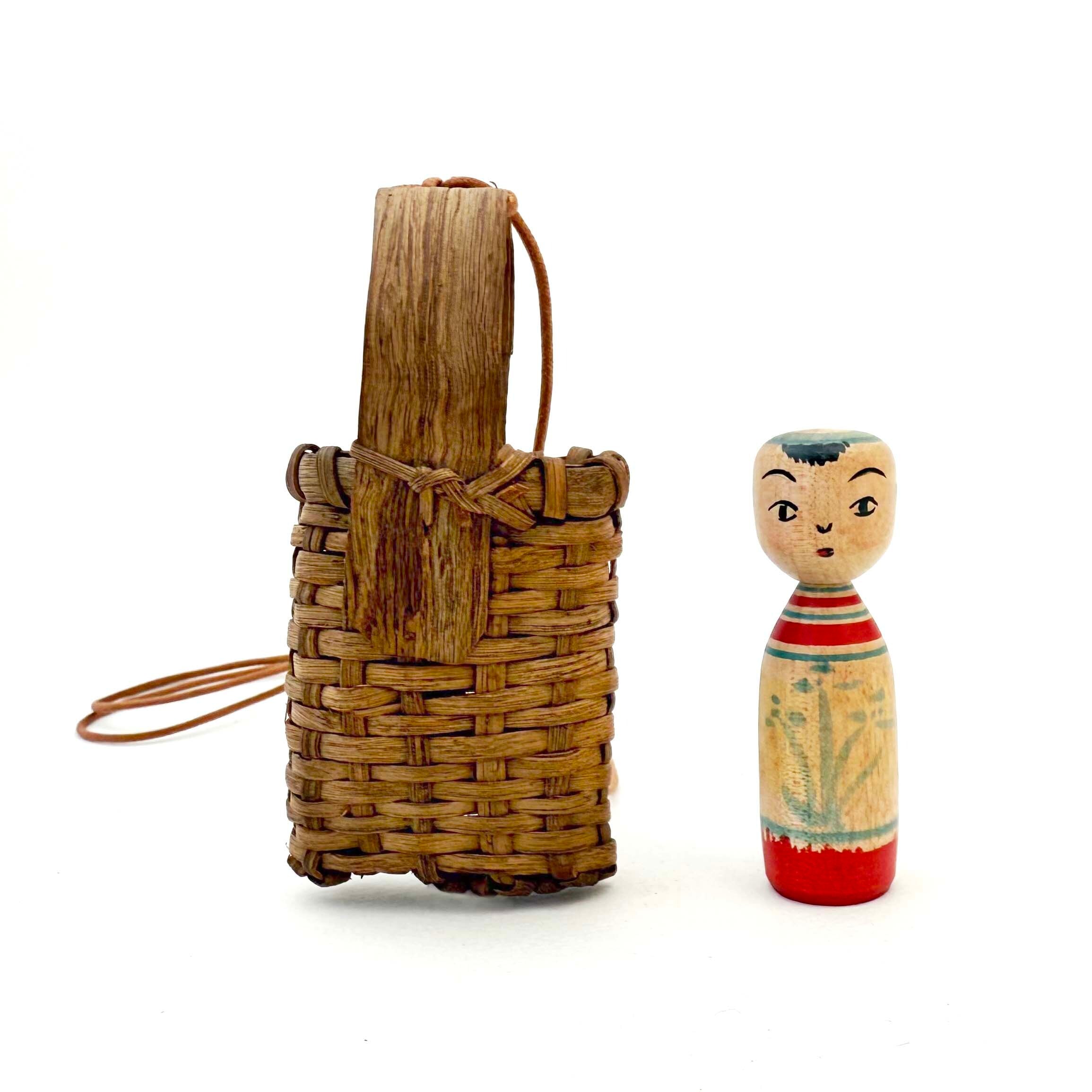 葡萄蔓こけしペンダント籠+瀬谷重治こけし