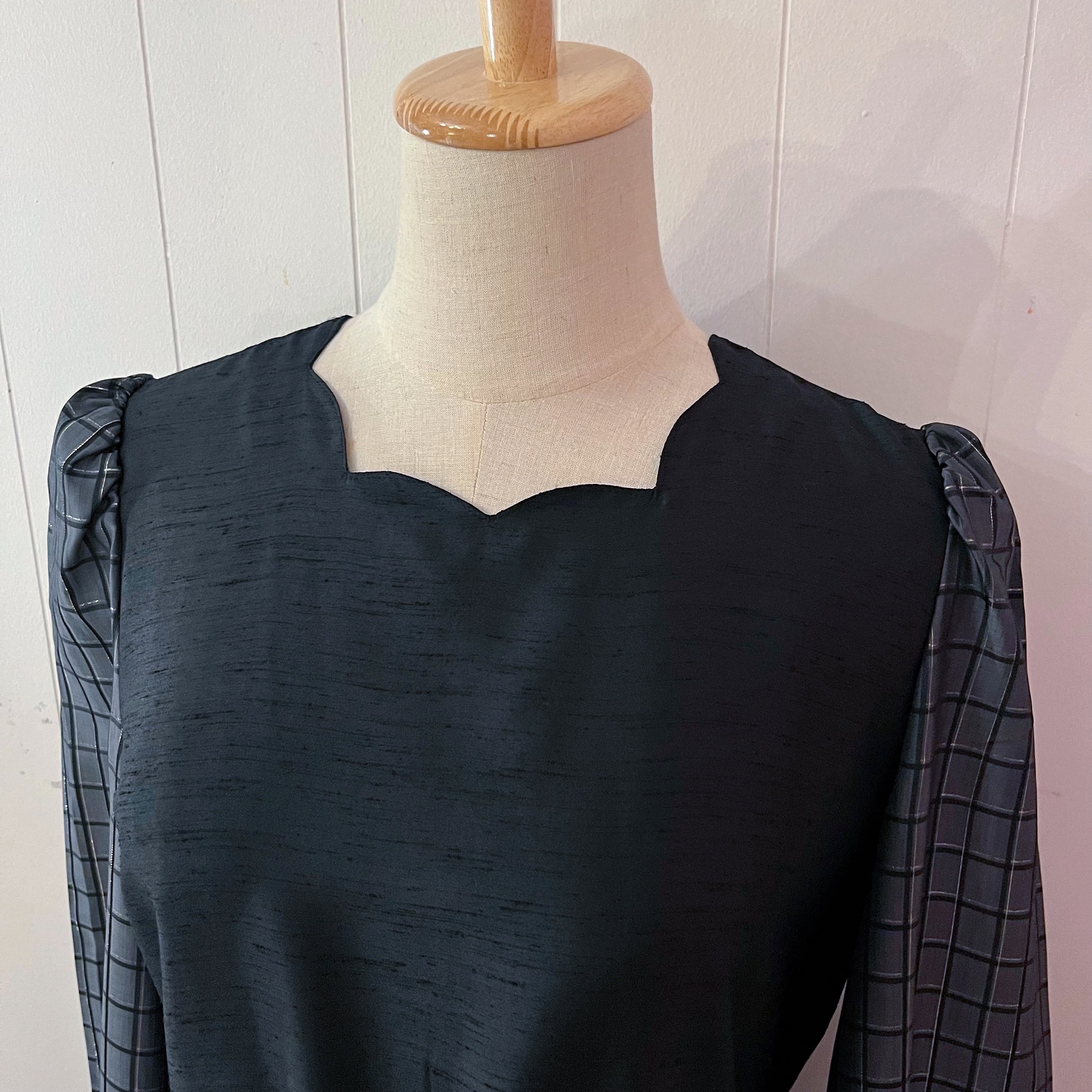 scallop gray lame check one-piece