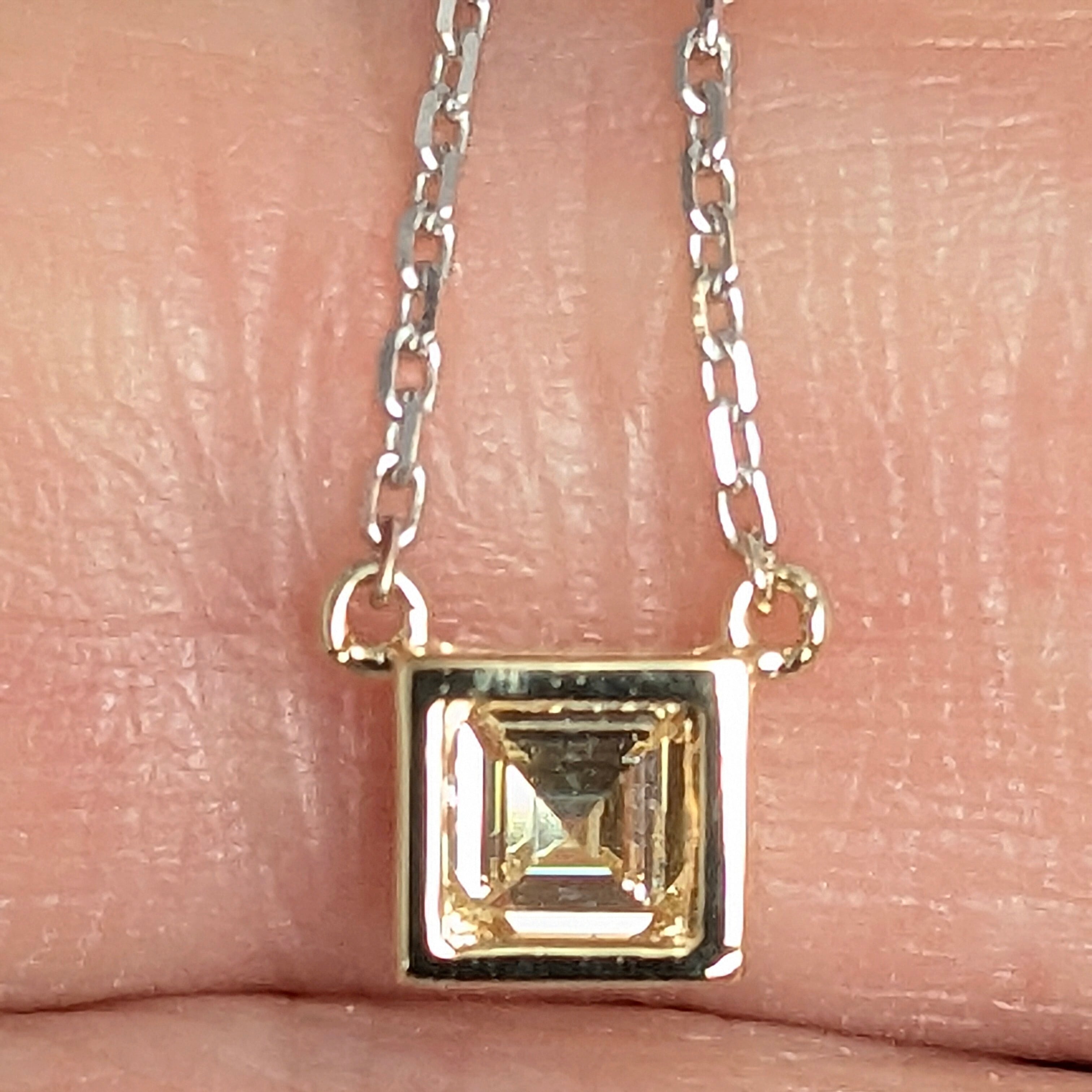 K18・立体ダイヤクロスペンダントトップ ダイヤモンド(1.00ct 