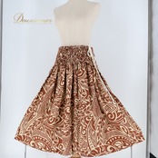 フラダンス 衣装 パウスカート アロハエミカ ブラウン系 Aloha Emika シングル シンプル カヒコ柄 ツーカラー かわいい 華やか 鮮やか 明るい ハワイアン アロハ ハワイアンプリント フラ ダンス レッスン 練習 発表会 おしゃれ 南国風