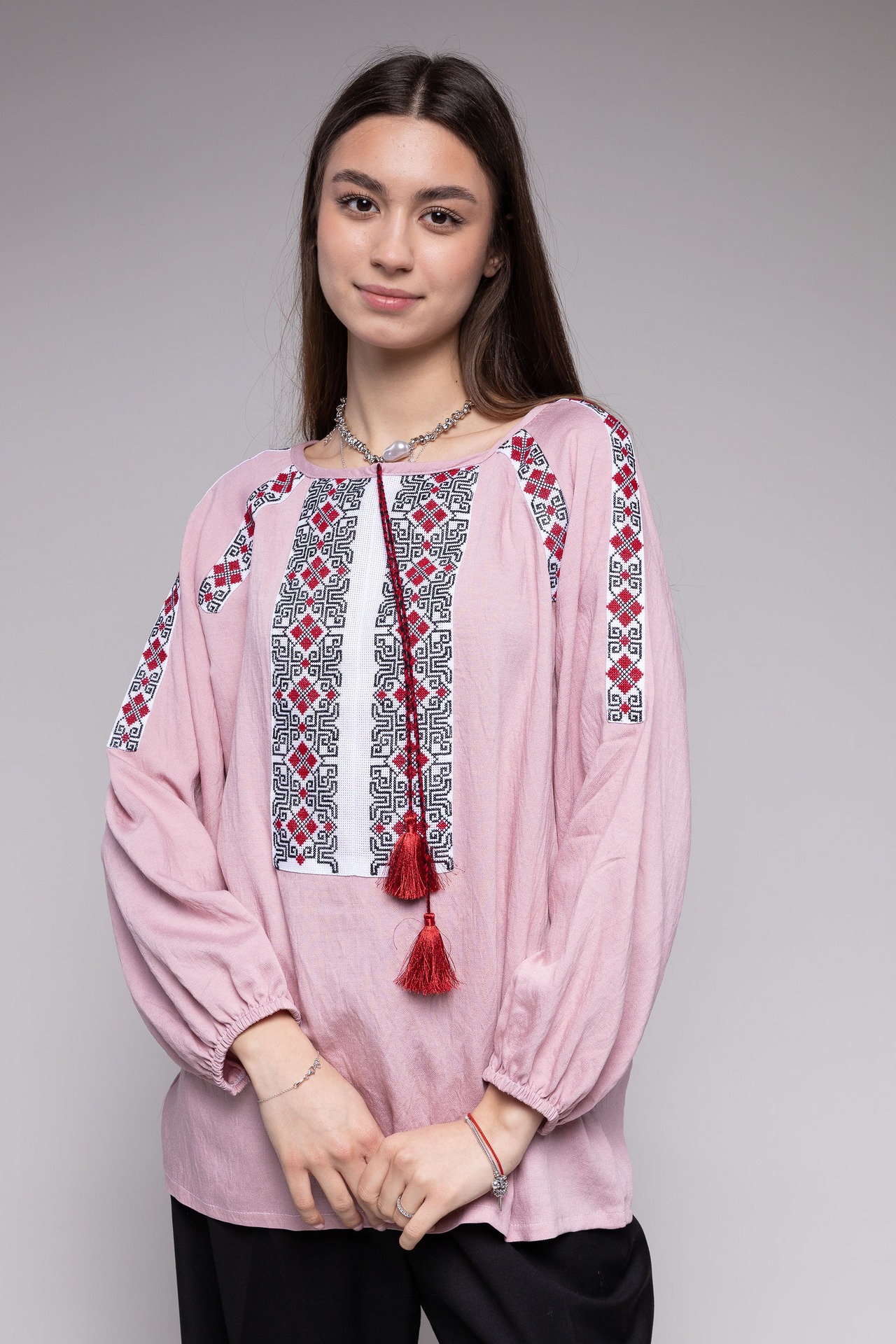 ウクライナ刺繍ヴィシヴァンカ　手刺繍　ボヘミアンリネン　レディース・フリーサイズ - 4