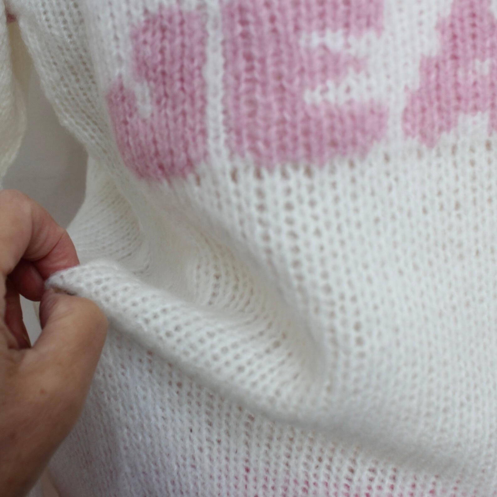 DENNY ROSE ホワイトモヘアニットピンクロゴふんわりざっくりセーター