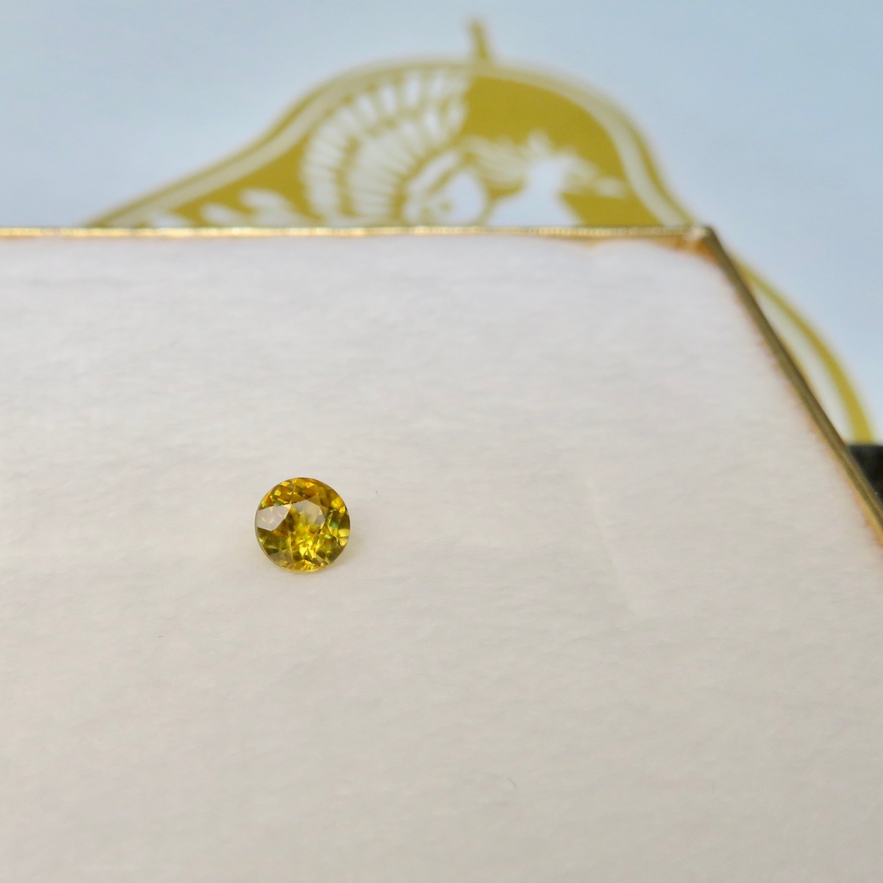 スフェーン 0.317ct 簡易ソーティング付き