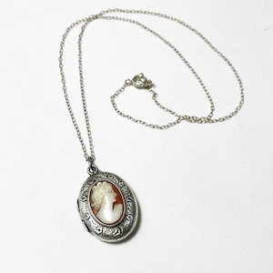 Vintage Sterling Silver Cameo Locket Pendant Necklace
