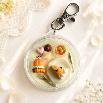 ハンドメイド キーホルダー スイーツ いちごのタルトのキーホルダー スイーツ アイロンビーズ ハンドメイド