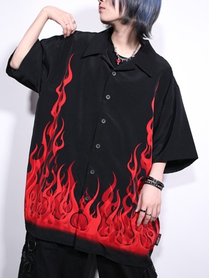 tribal motif flame pattern over silhouette s/s shirt