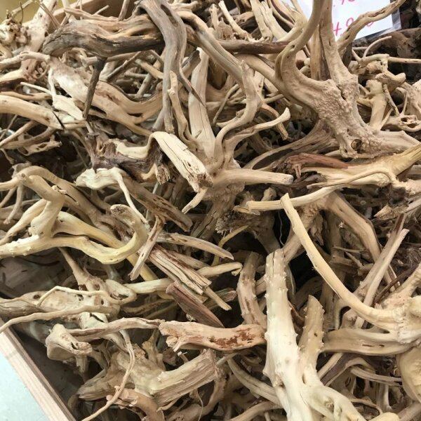 枝流木（あく抜き）