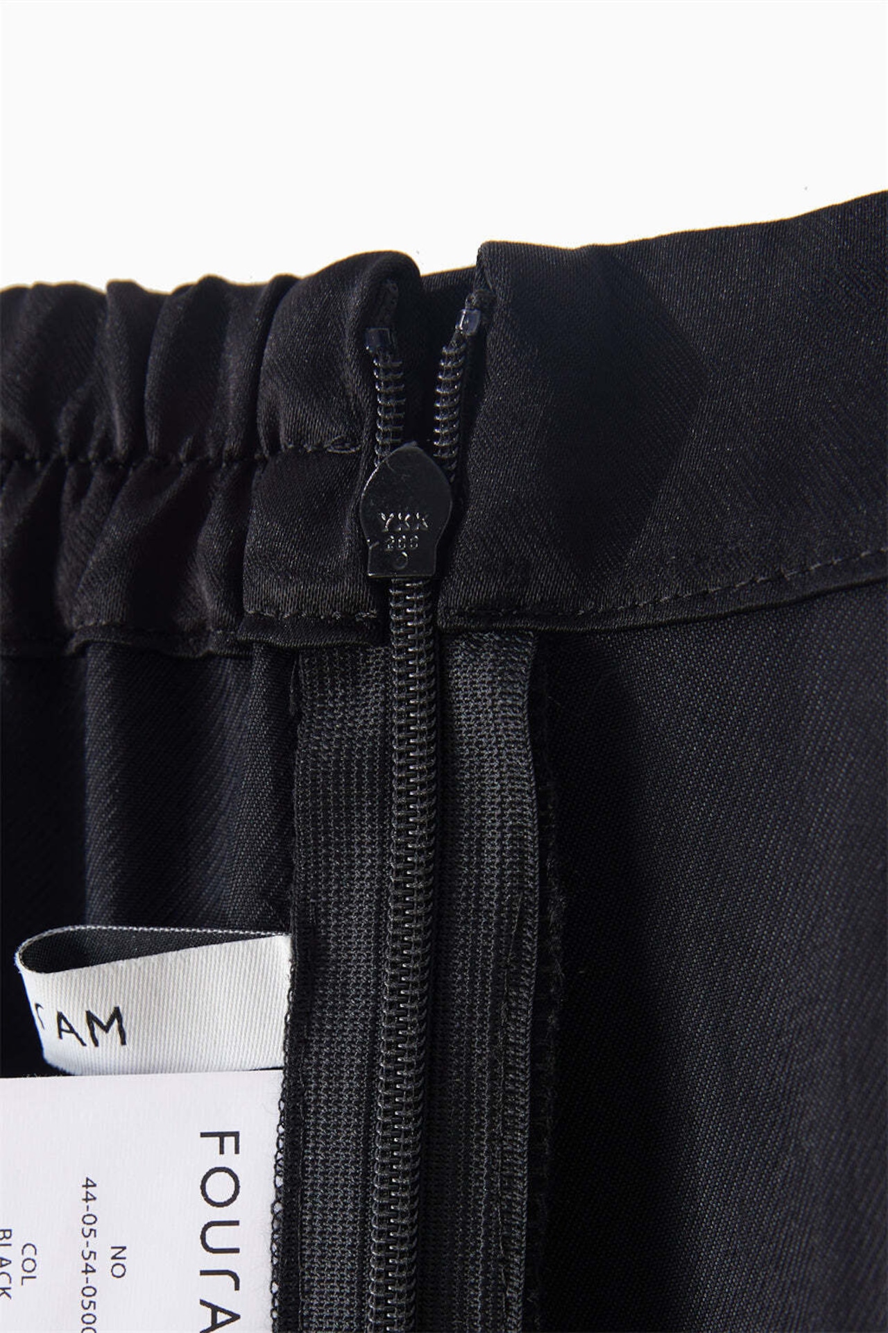 FOURAM - HEAVY SATIN SKIRT ：Black｜アセテートサテン／セミマット／ドレープ