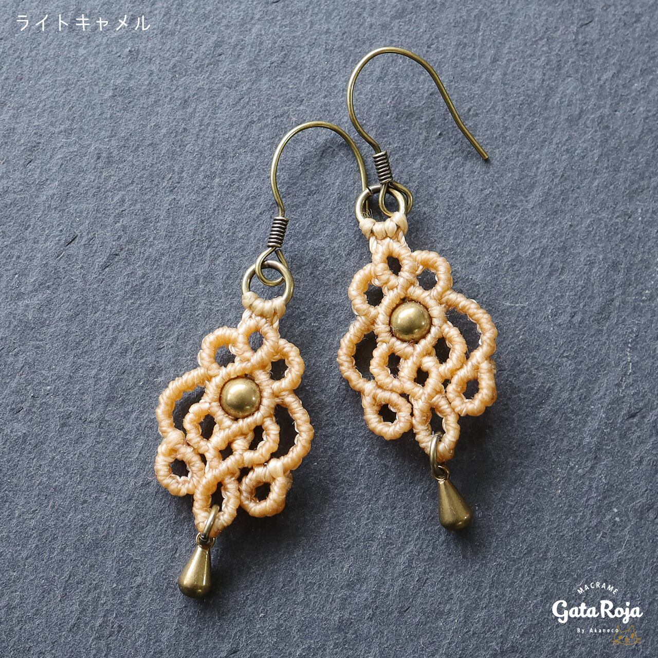 Brass Beads Macrame Earrings／ブラスビーズマクラメピアス | GataRoja