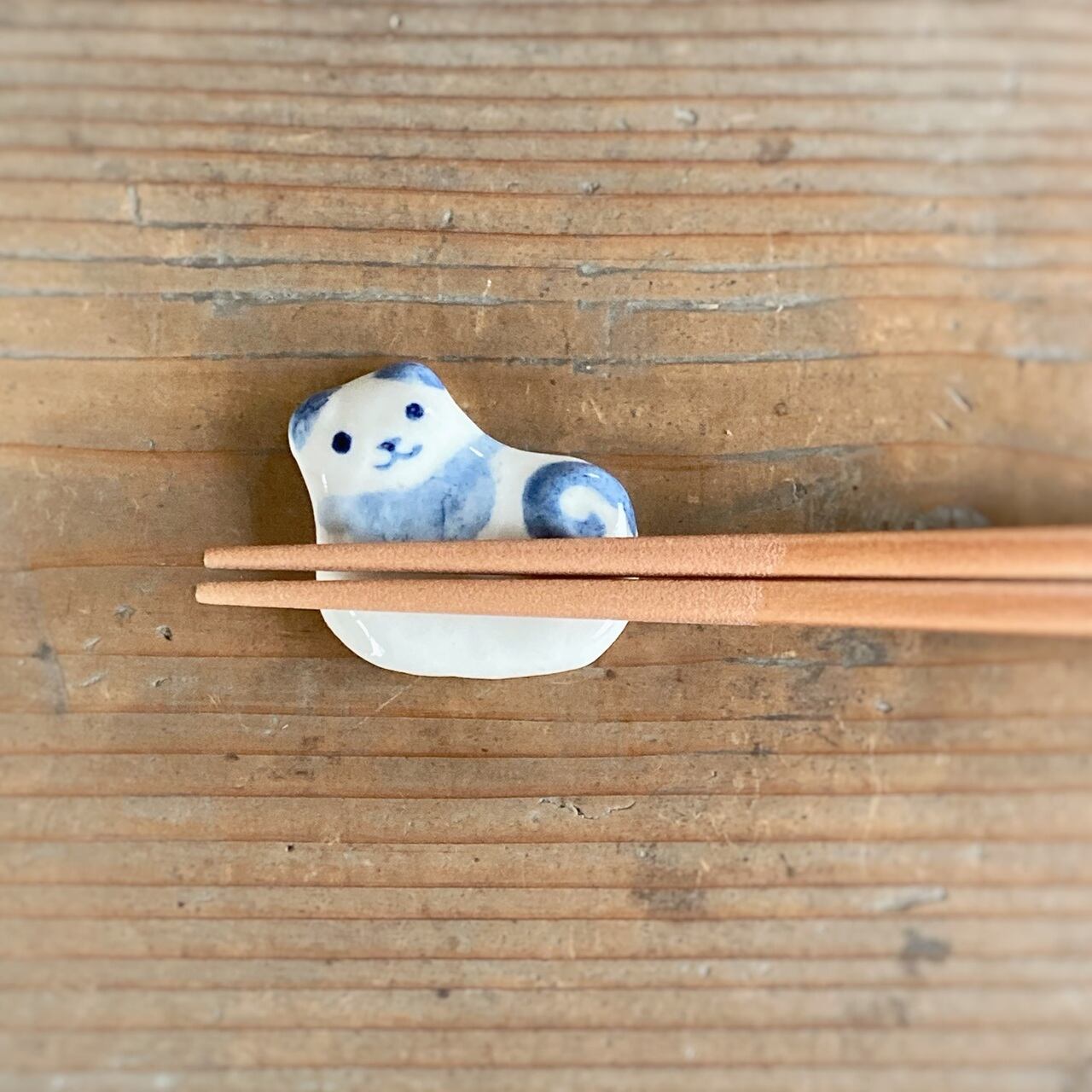 いぬ箸置き　(染付)