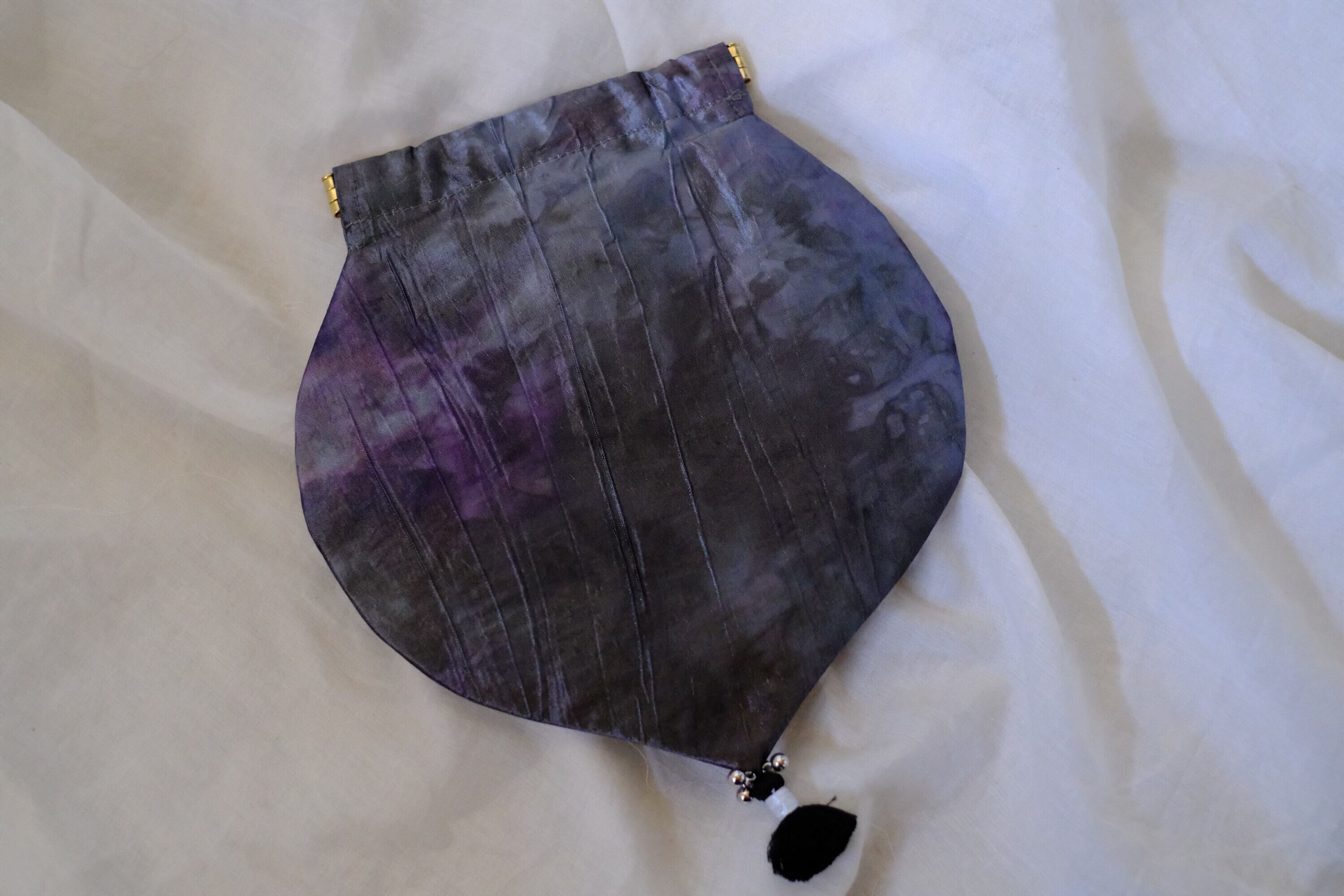 バネ口ポーチ　o-0528