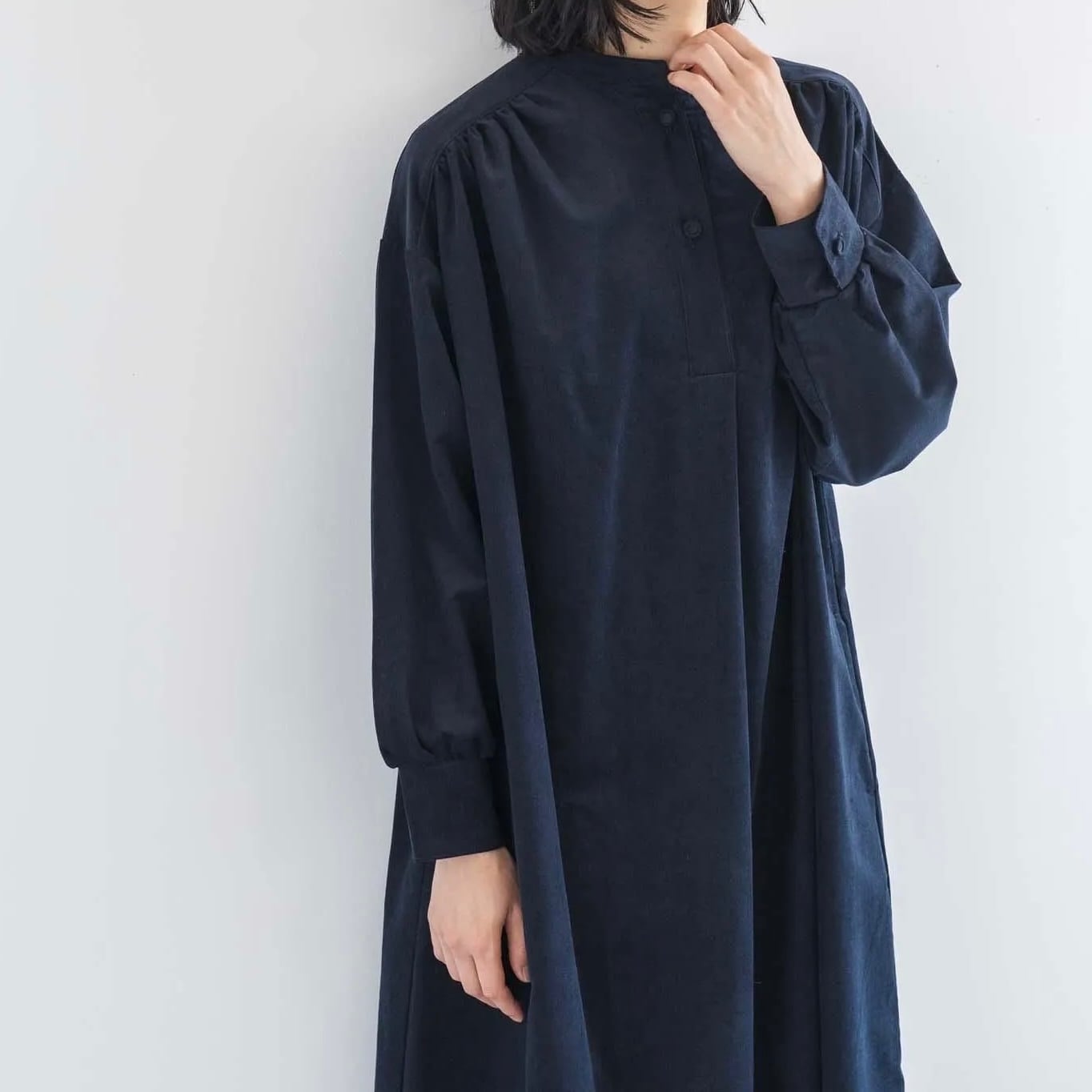 D｜エアコールギャザーワンピース（ネイビー）コーデュロイ | robin ASO