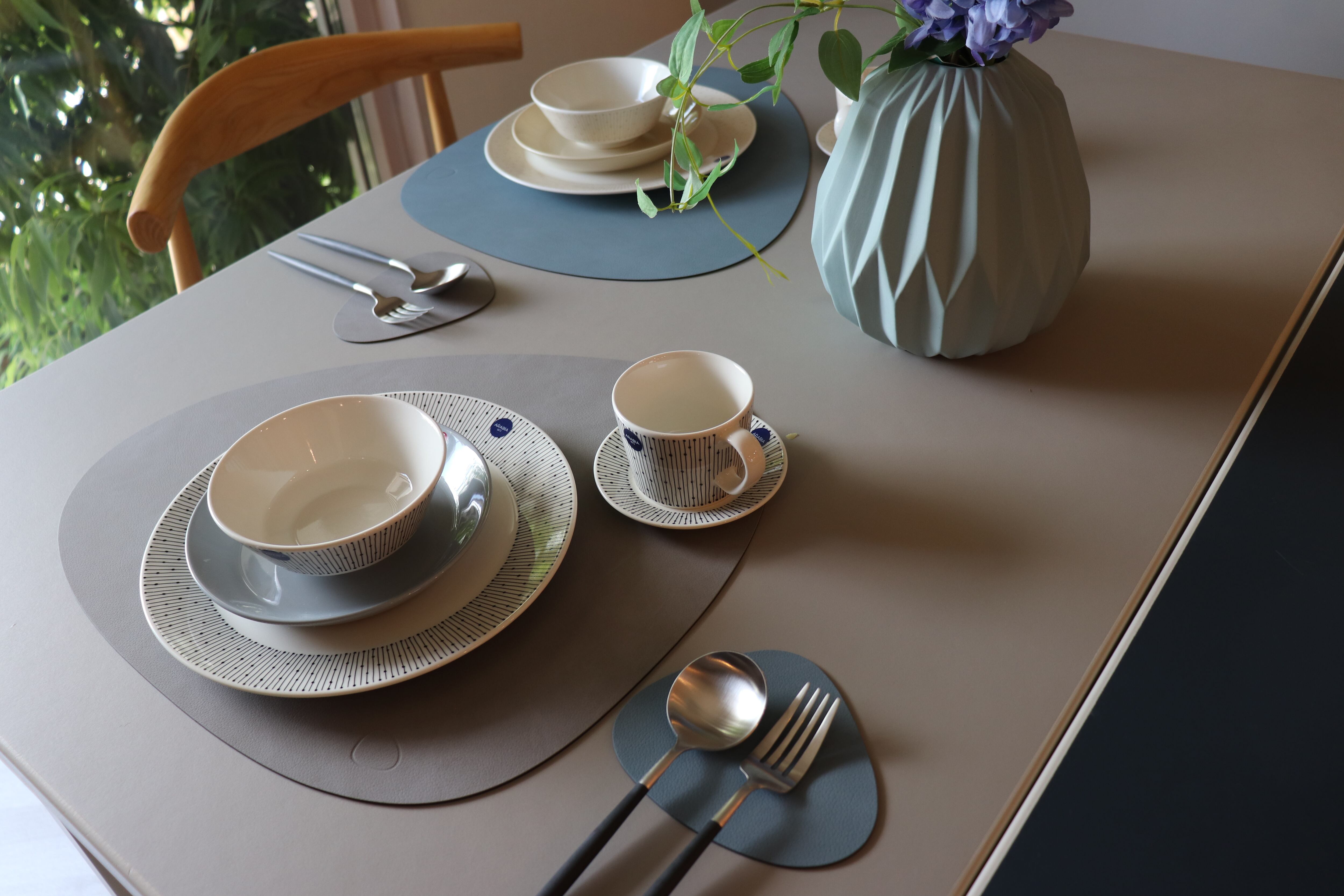 リンドDNA カーブ プレイスマット カーキ | Linnel Home Furnishing